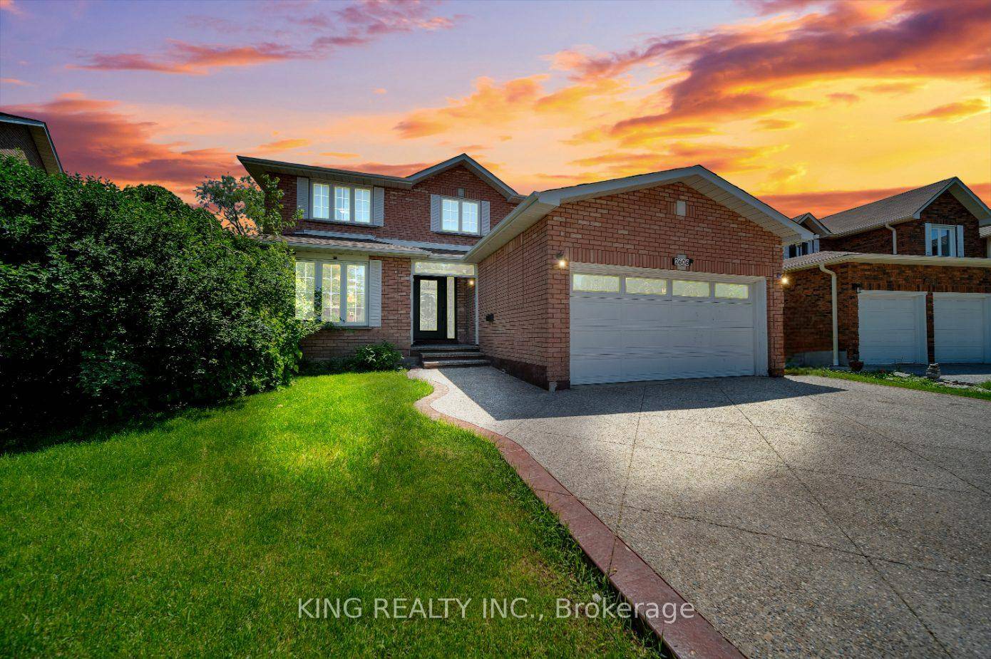 Welcome to this fully upgraded gem located in Central Erin Mills area.
