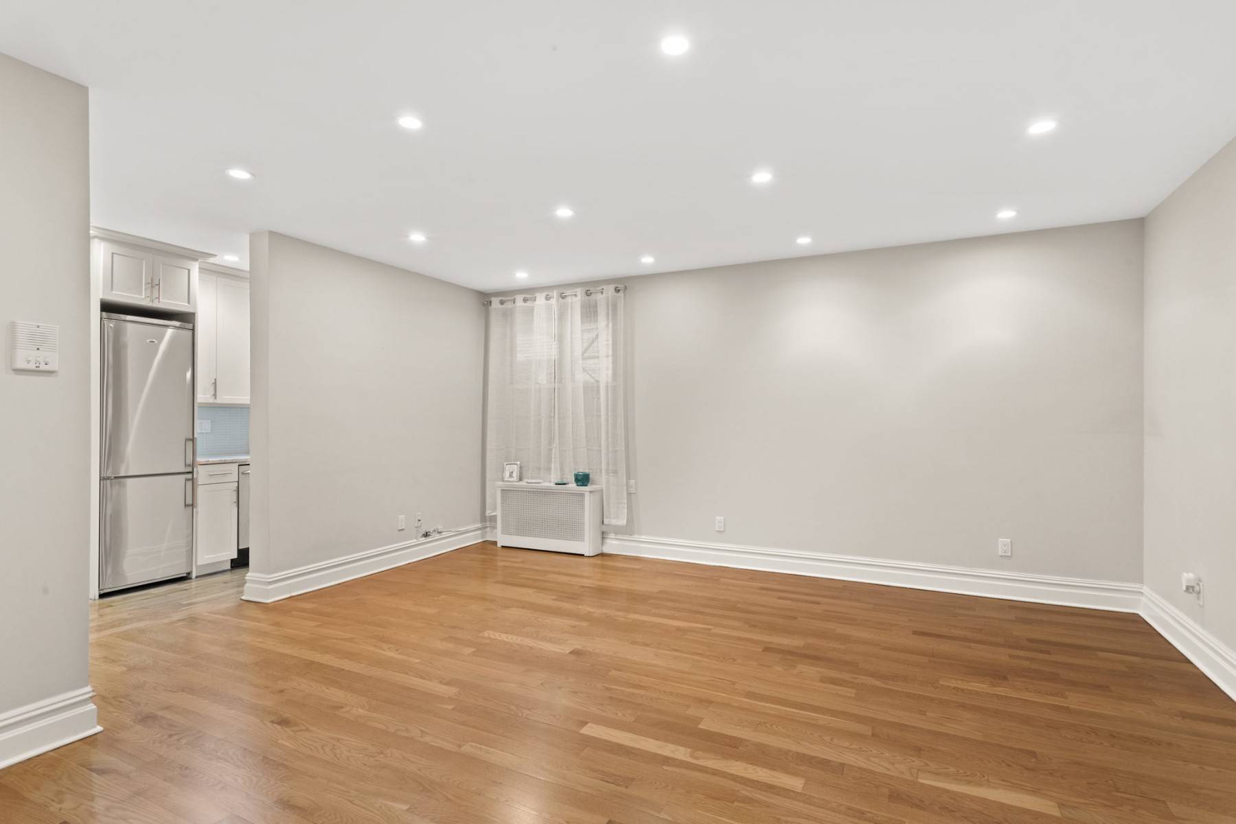 Welcome to the Riverside Drive Condominium !