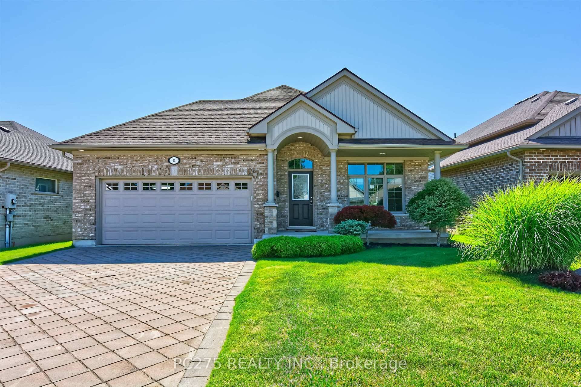 Well Maintained Hayhoe Built Bungalow on Quiet Cul de Sac This beautifully maintained, one owner bungalow is nestled in a peaceful neighbourhood on a quiet cul de sac, offering the ...