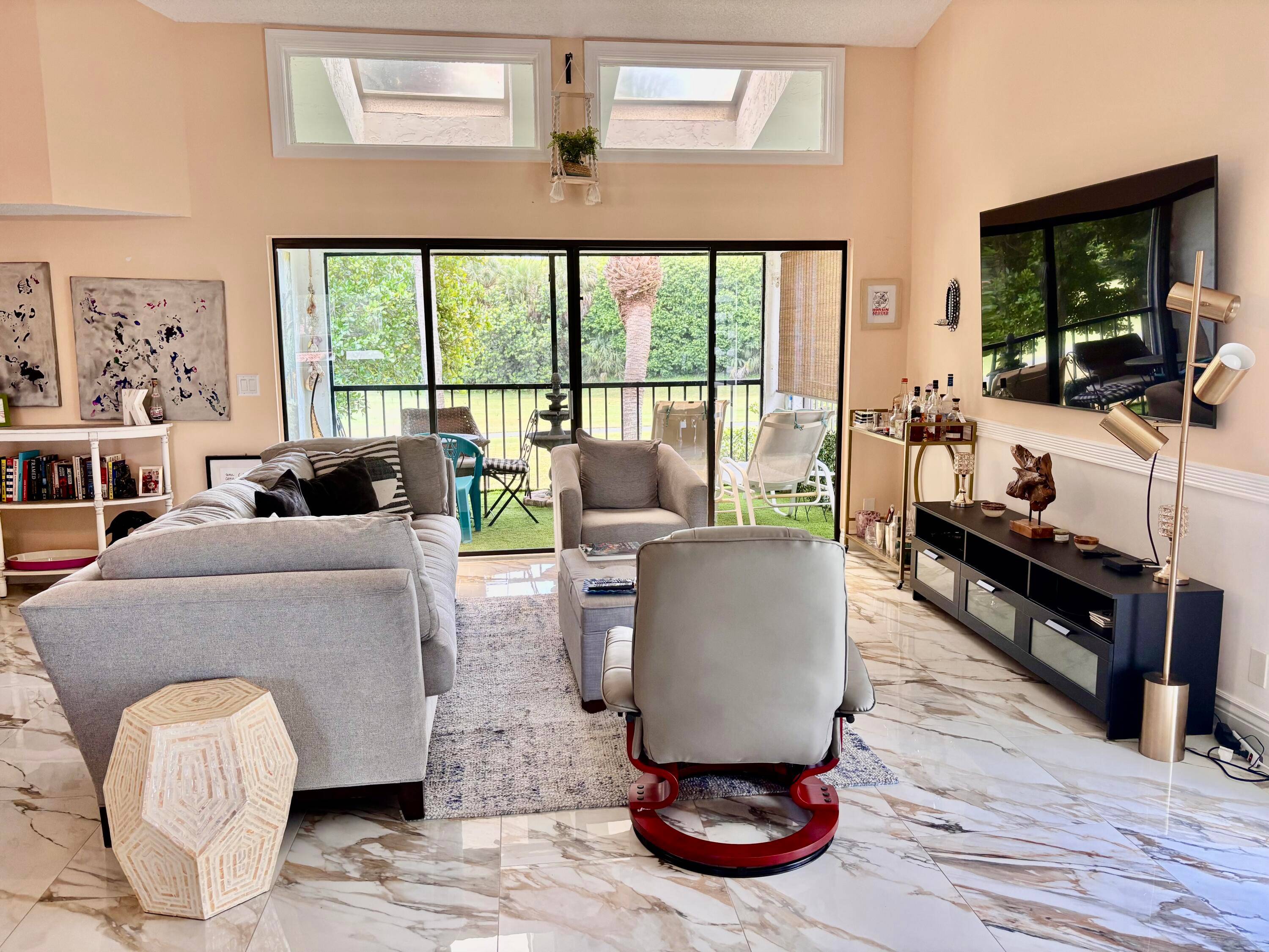Discover the charm of this beautifully maintained 2 bedroom, 2 bath condo in the desirable El Viento community at Boca Pointe.