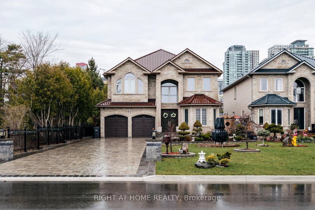 Set on a generous lot 50x200ft in one of Heart of Mississauga's most established and family friendly neighbourhood !