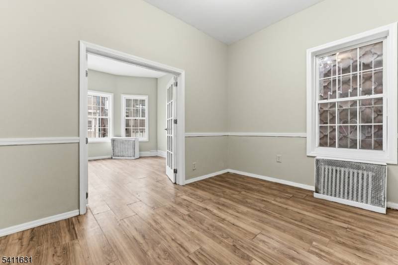 EXCELLENT INVESTMENT OPPORTUNITY !