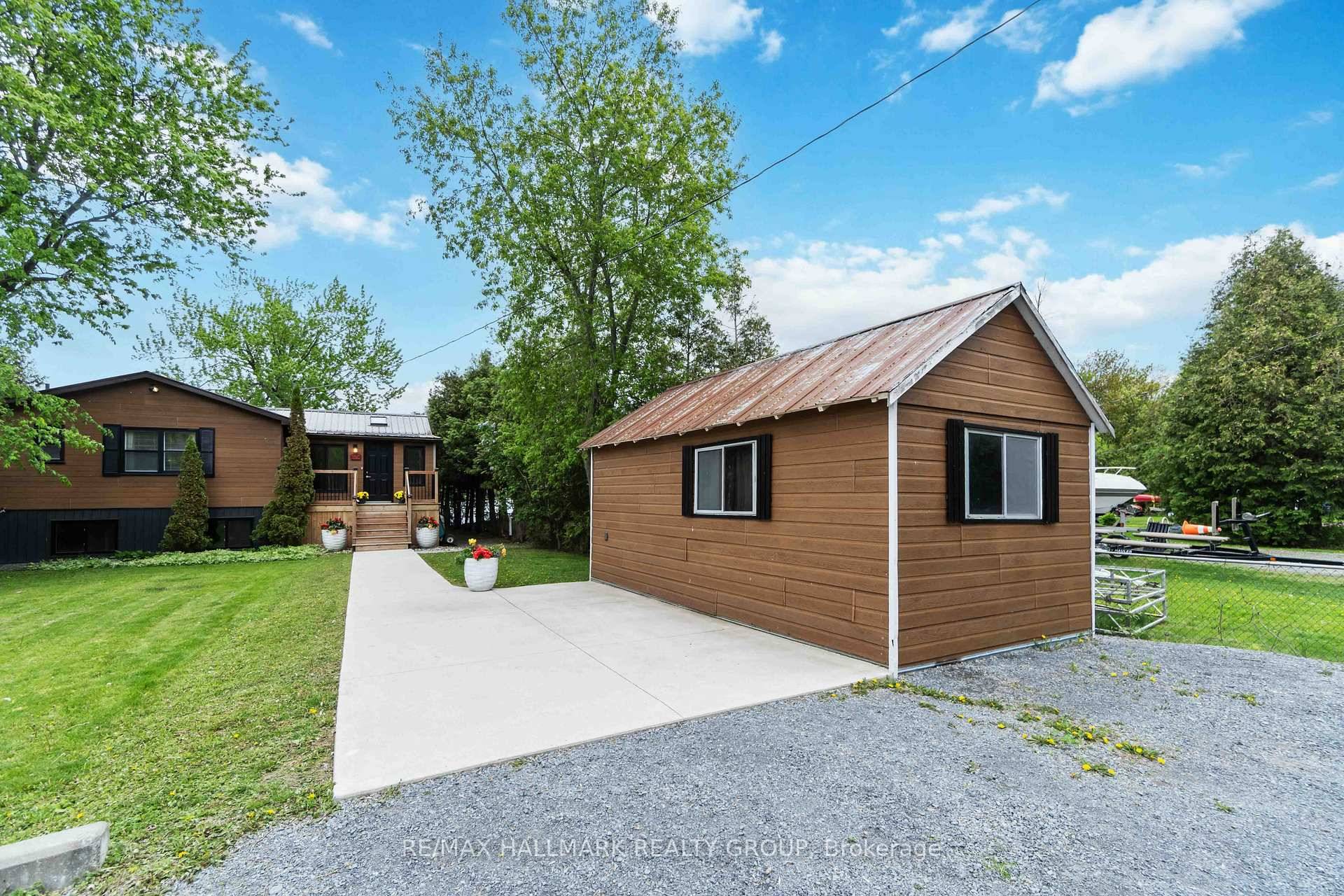 2824 Barts Lane RIDEAU RIVER WATER FRONT RETREAT !