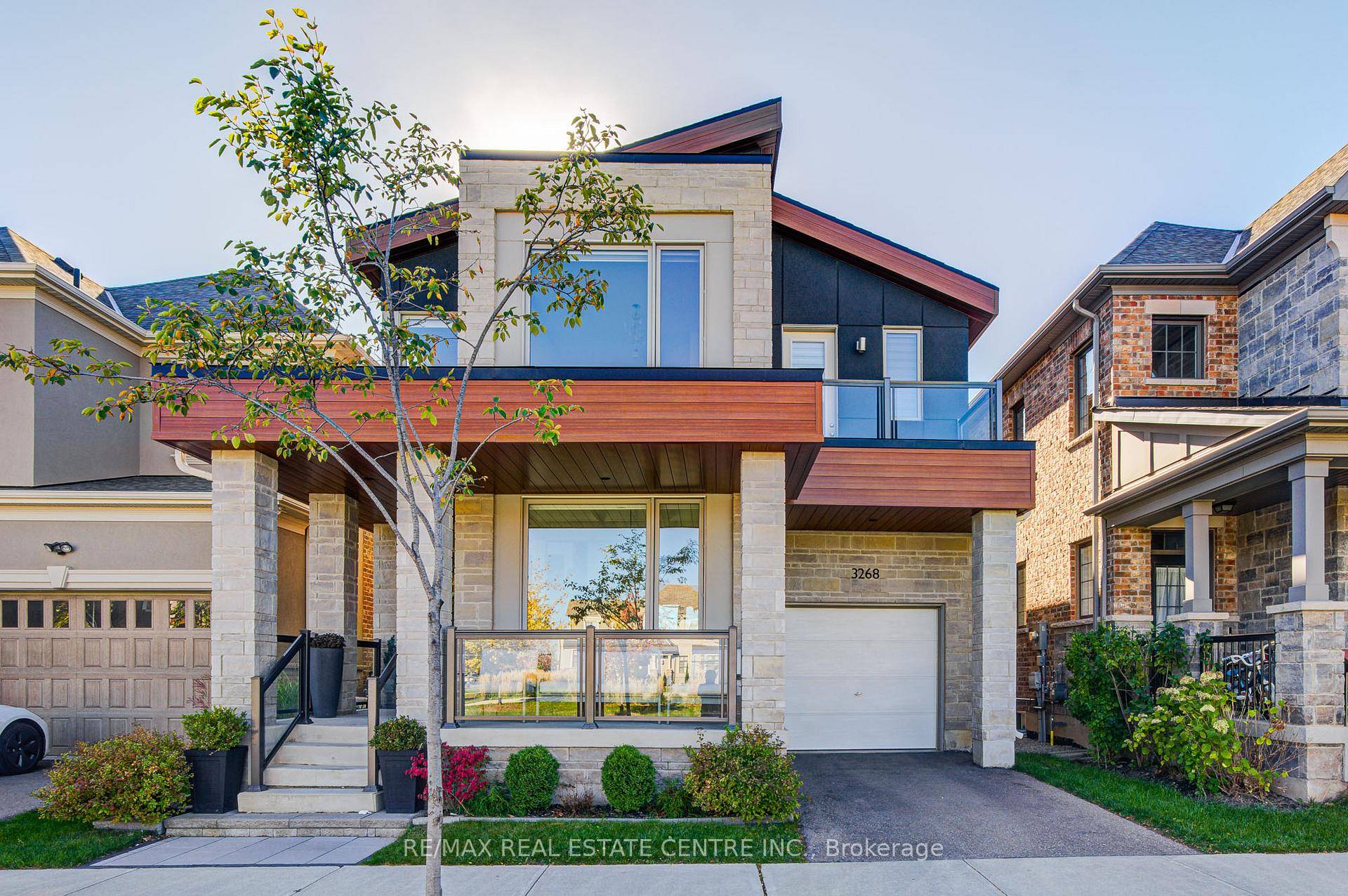 Nestled on a quiet street across from Featherstone Parkette, this stunning six year old executive detached home in Oakville's highly desirable Glenorchy community offers around 4000 sq.