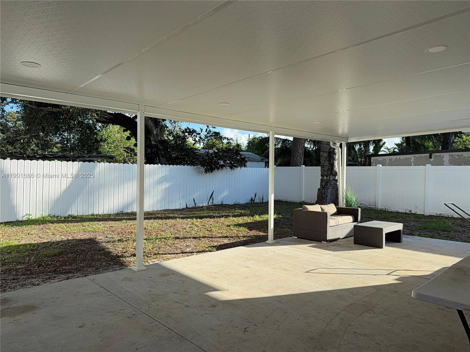 Welcome to this charming single family home in the heart of Miami Gardens.