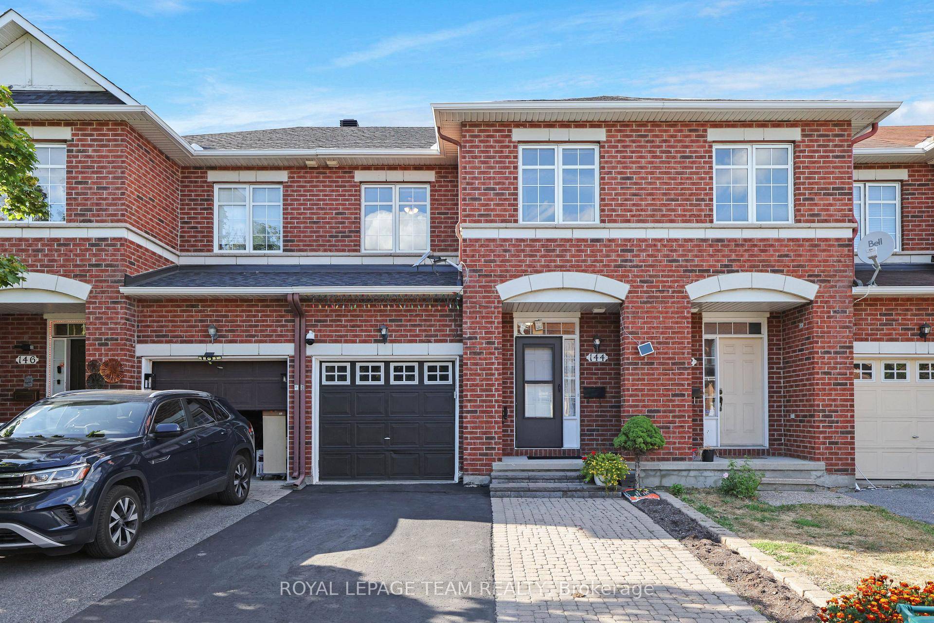 Welcome to 144 Deercroft Avenue, a beautifully updated Richcraft Charleston model nestled in the highly desirable Longfields community of Barrhaven.