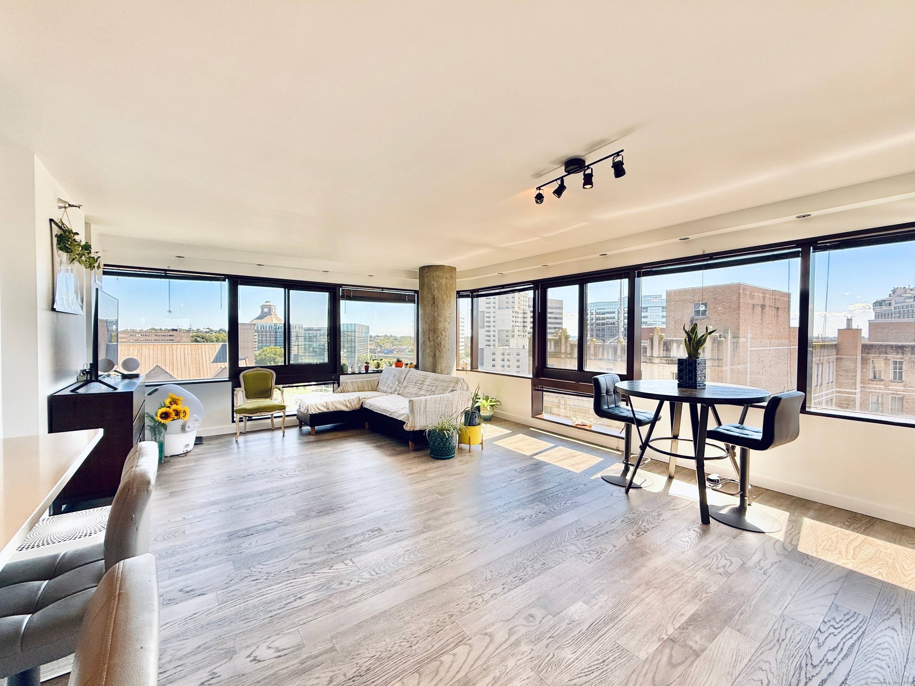 Welcome to your dream downtown gem at The Biltmore a redesigned 2 BD, 2 BA condo with a 24 hour concierge service.
