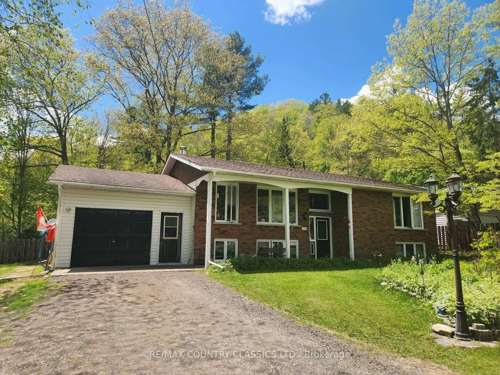 ESCAPE TO BANCROFT This beautiful, upgraded raised bungalow on a large, level landscaped lot is a perfect family or retirement home.