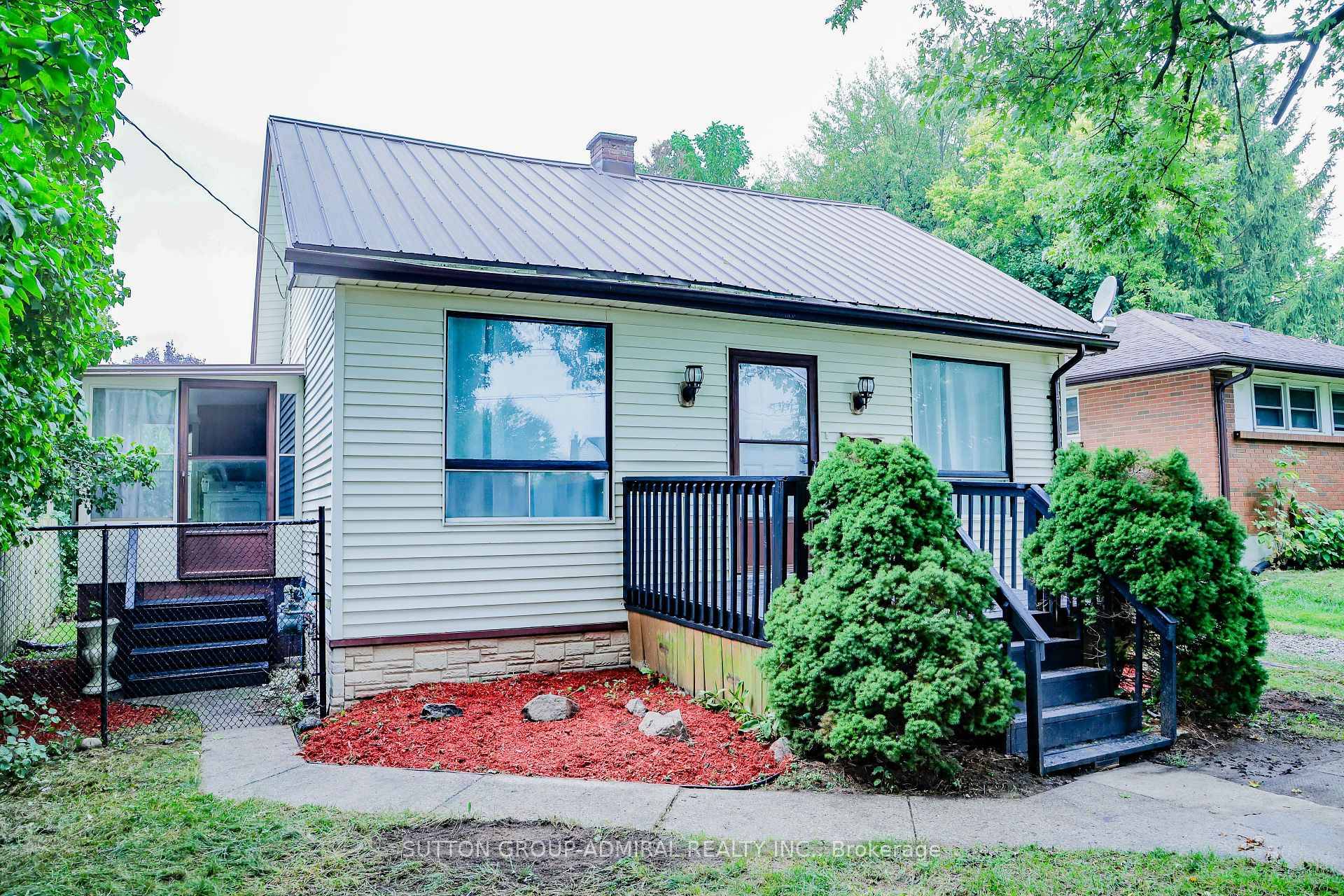 Well Maintained Home Located In Family Friendly Neighborhood, Close To All Amenities, gas station, public transit.