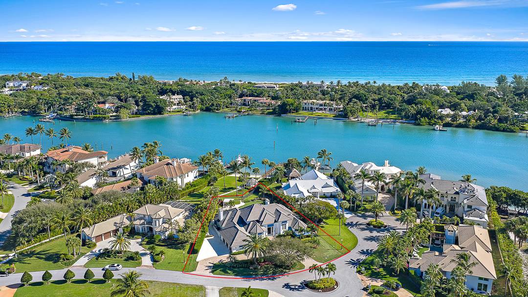 Stunning Intracoastal views !