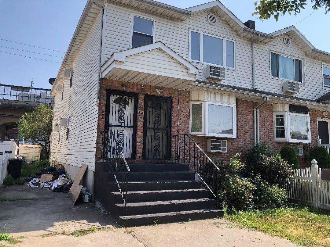 Arverne NY Three bedrooms two baths top floor apt.