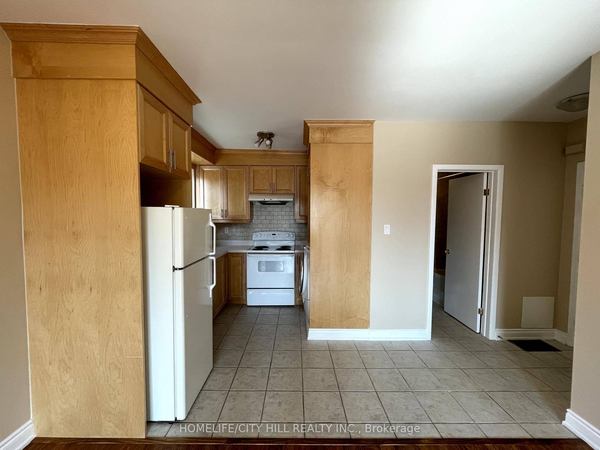 Beautiful Modern 2Nd Floor Unit Located In A Fantastic Location With Lots Of Natural Sunlight, Walking Distance To Dufferin Transit, Great Kitchen, 2Nd Floor Ensuite Laundry With Washer And Dryer ...