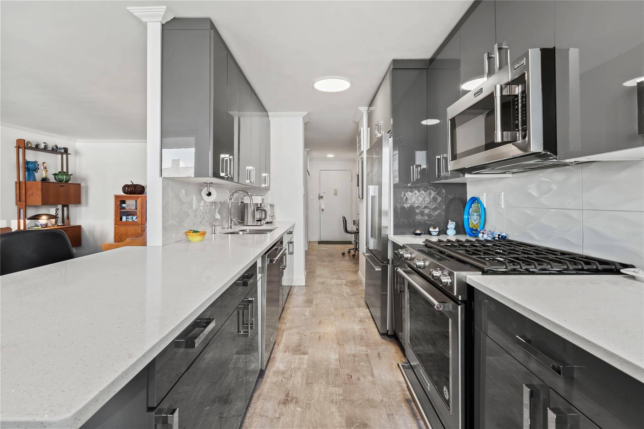 MOTIVATED SELLER ! Welcome home to this beautifully renovated 5th floor apartment at Park Lane South.