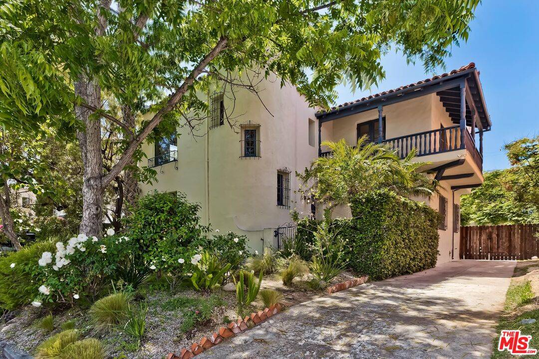 1053  S HAYWORTH AVE Beverlywood LA