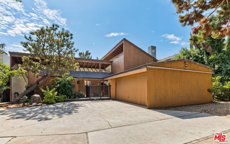 515  N Roxbury Dr 3BR Beverly Hills Post Office | B.H.P.O. La