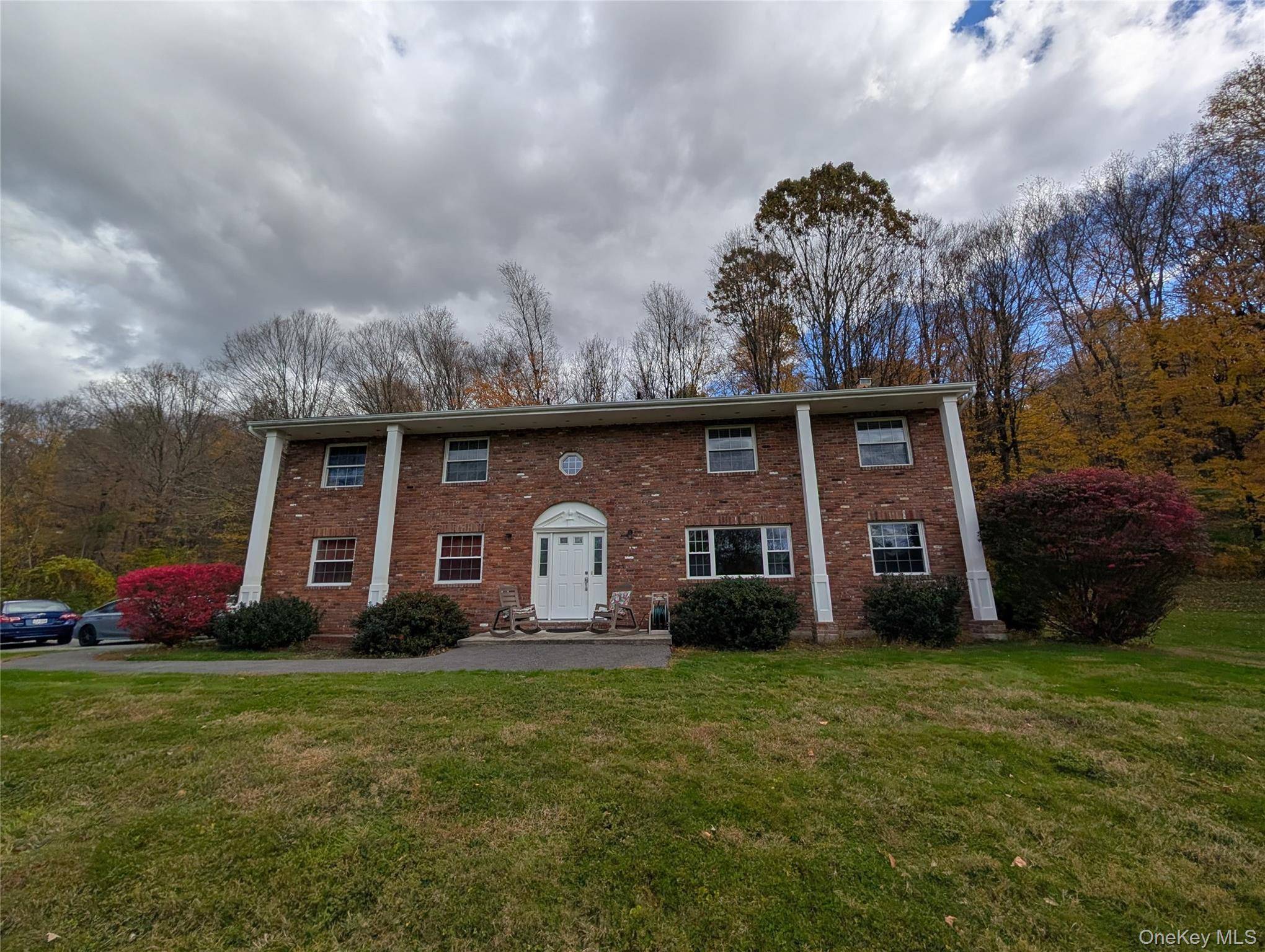 Welcome home to this beautiful Georgian Colonial in a private, secluded and sought after area of Southeast.