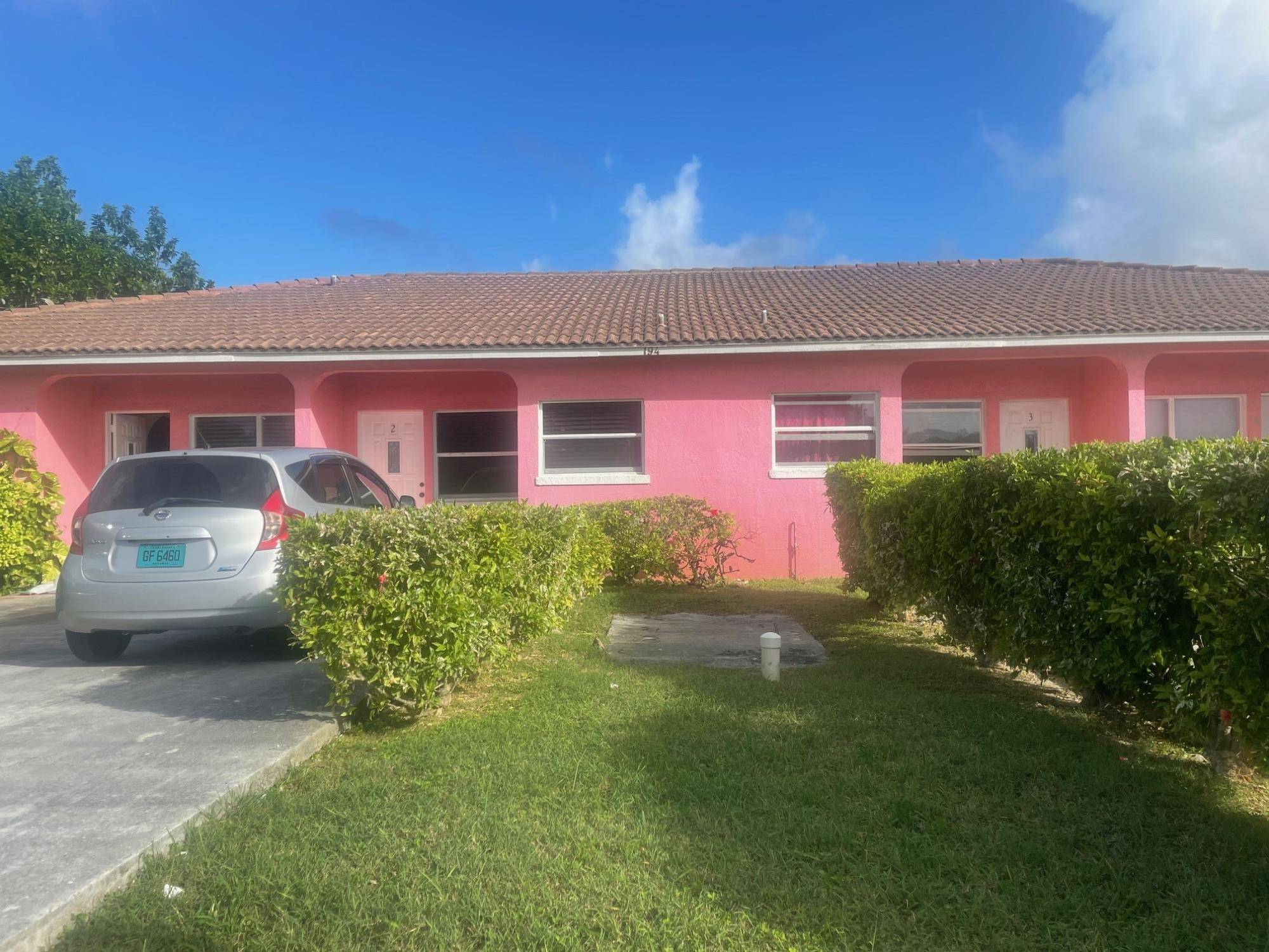 DOLPHIN STREET Fourplex Grand-Bahama-Freeport