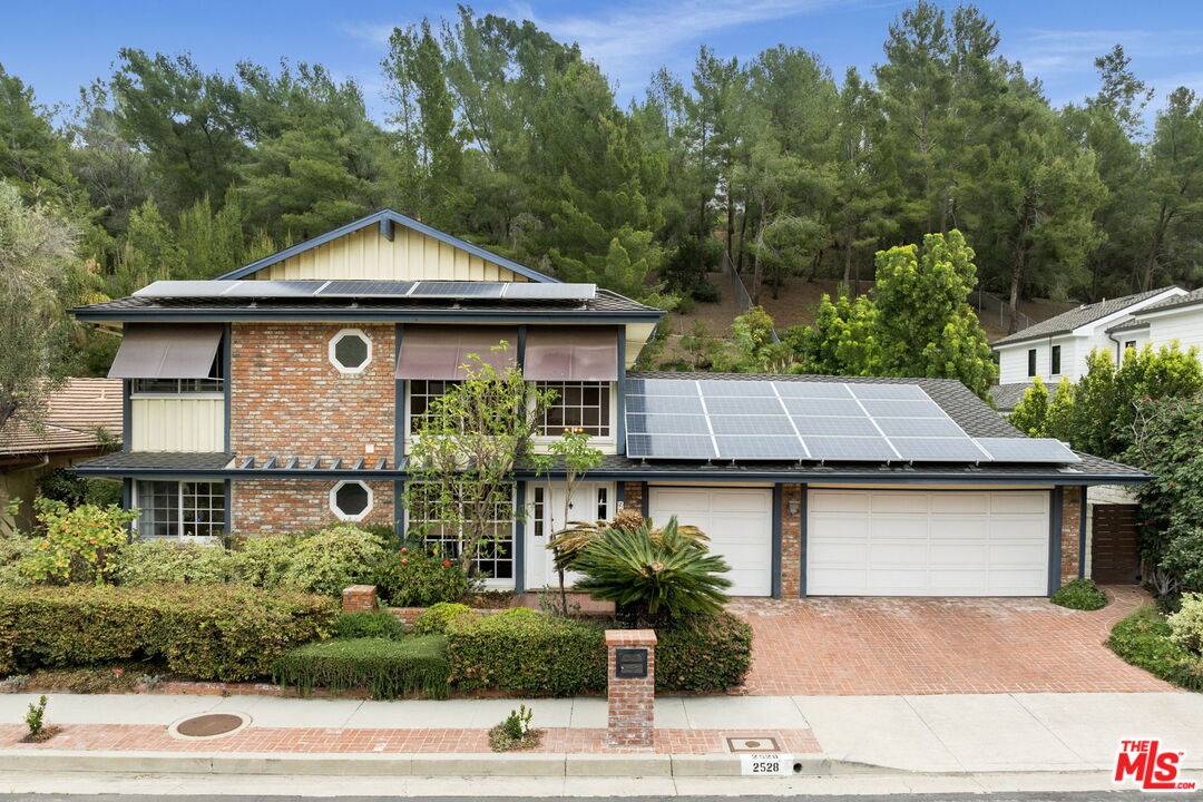 2528   La Condesa Dr 4BR Brentwood La