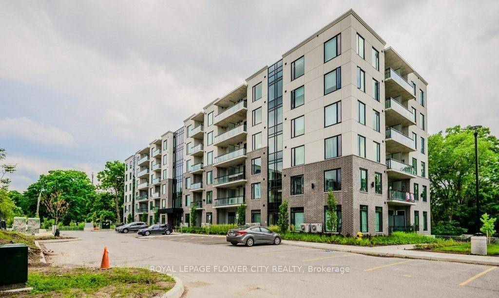 Beautiful Newly Built 1 Bedroom Condo on ground floor located in the Heart of Waterloo.