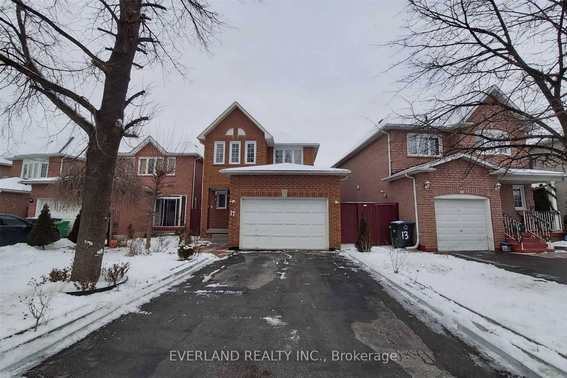 Don't Miss This Beautiful Detached 3 Bedroom Home on a Spacious Lot !