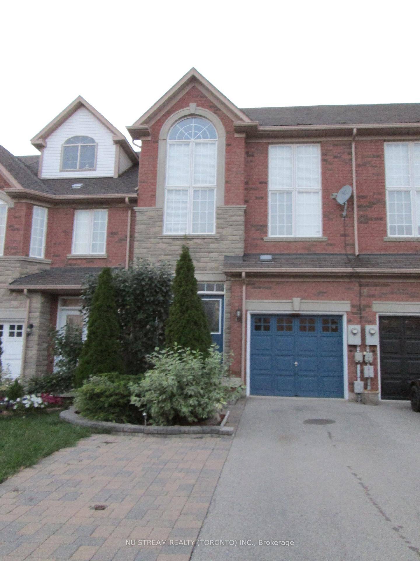 Beautiful Townhome Located In The Hear Of Vaughan.