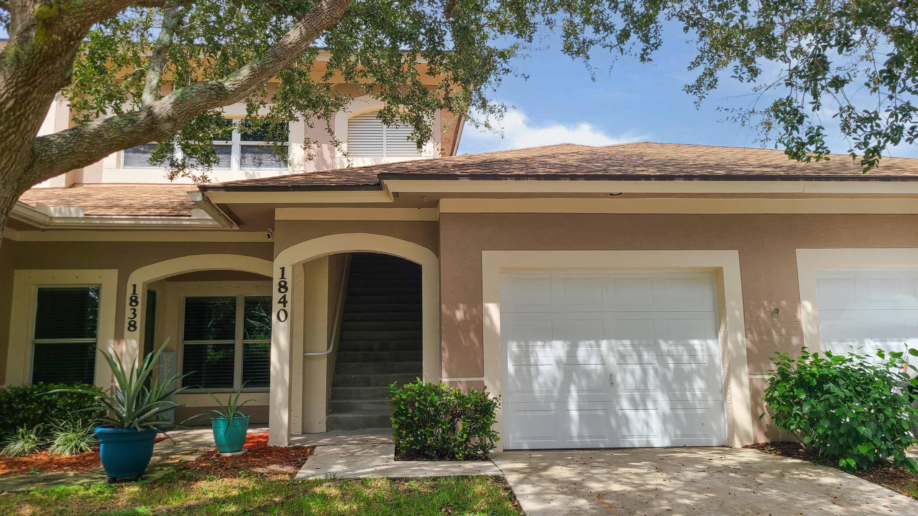 This condo is located in the hidden gem of the Lakes at the Savannahs.