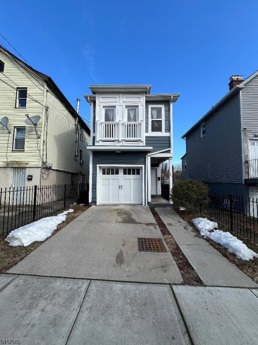 Welcome home to this beautiful colonial with over 2, 683 square feet of living space in this almost brand new single family homes in the desirable city of Orange.