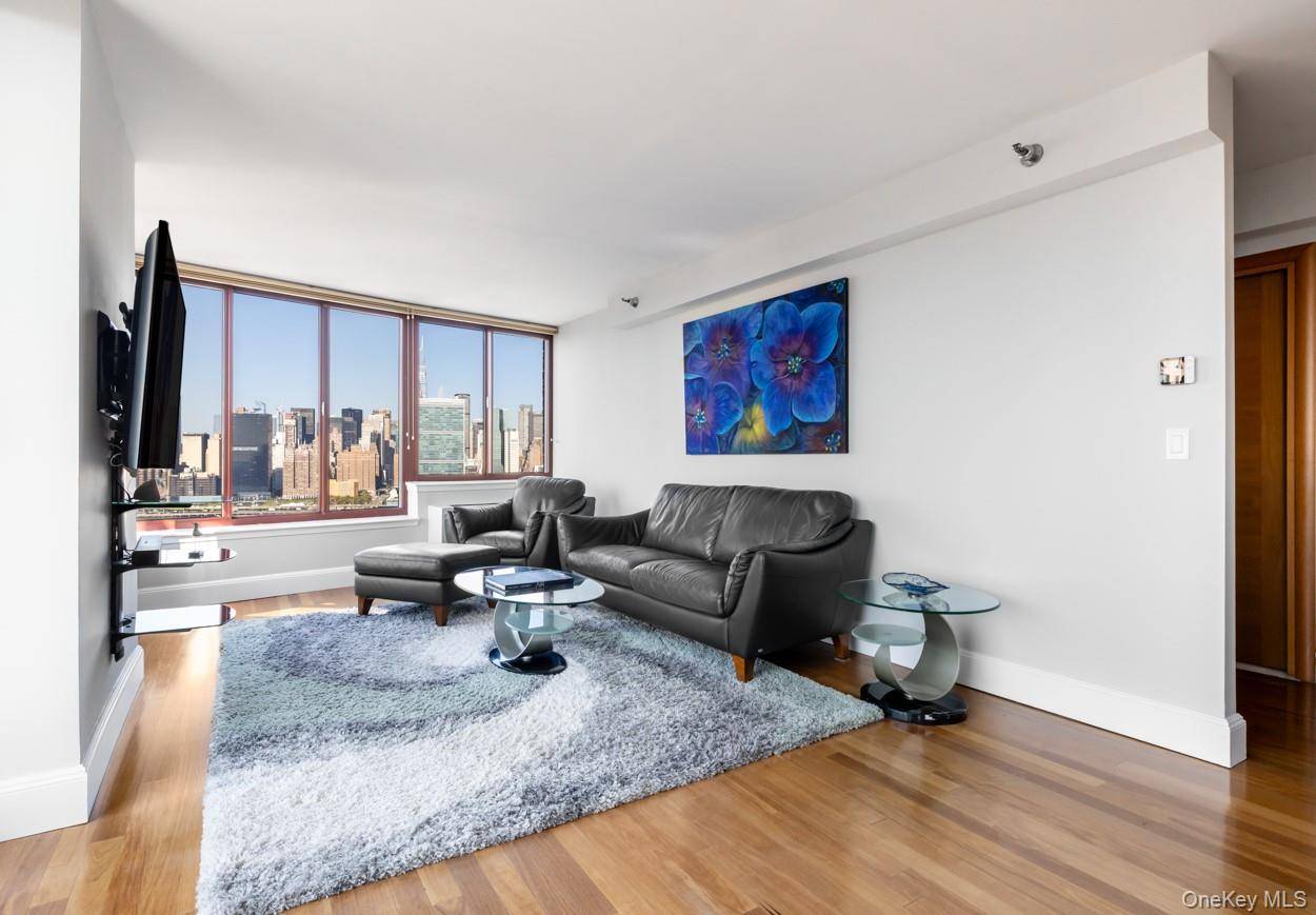 We invite you to schedule a private viewing of the coveted high floor Citylights A Line.