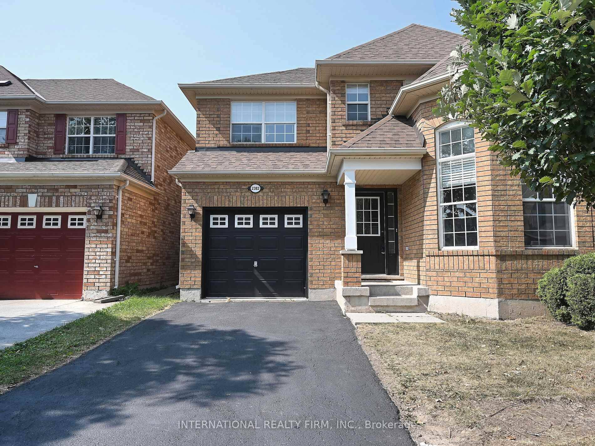 SIMPLY ELGANT STYLISH SUN FILLED 4 BEDROOM open concept floor plan on child safe Crescent in demand WESTOAK TRAILS !
