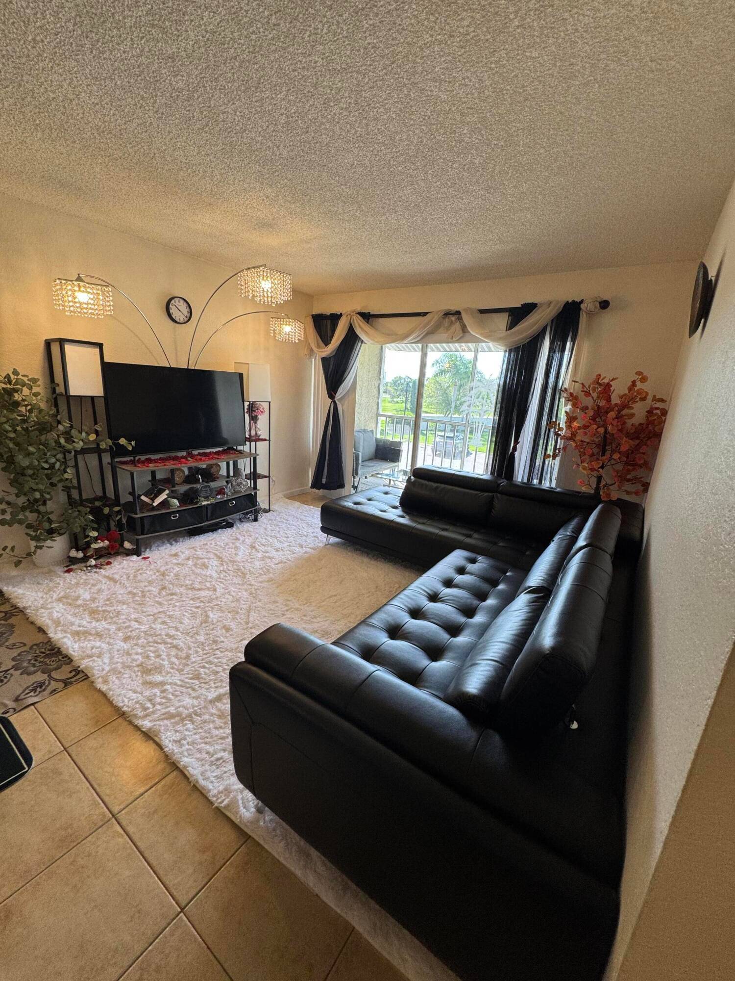 Beautifully maintained 2 bed, 2 bath condo in SE Port St.