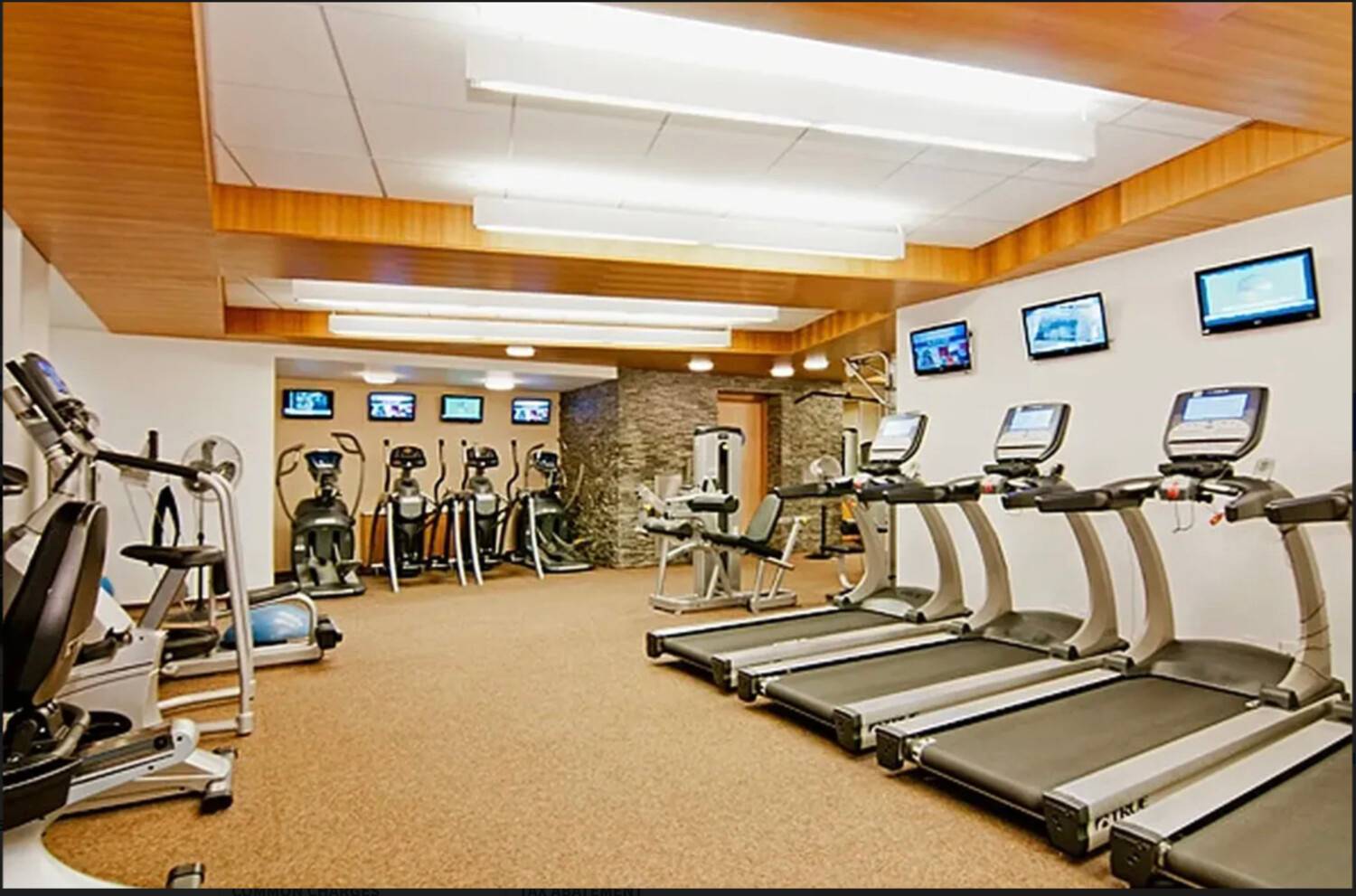 New to the Market Best 3 Bedroom Deal in FiDi Residence 205 at 99 John Street Welcome to Residence 205 at the iconic 99 John Deco Lofts, an Art Deco ...