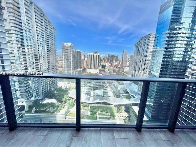 This stunning 1 bedroom, 1.