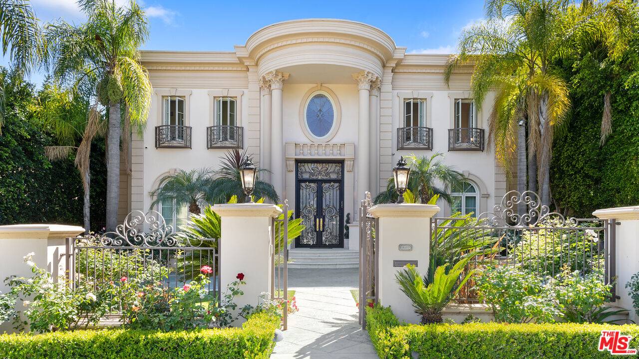 715  N CAMDEN DR Beverly Hills Flats LA