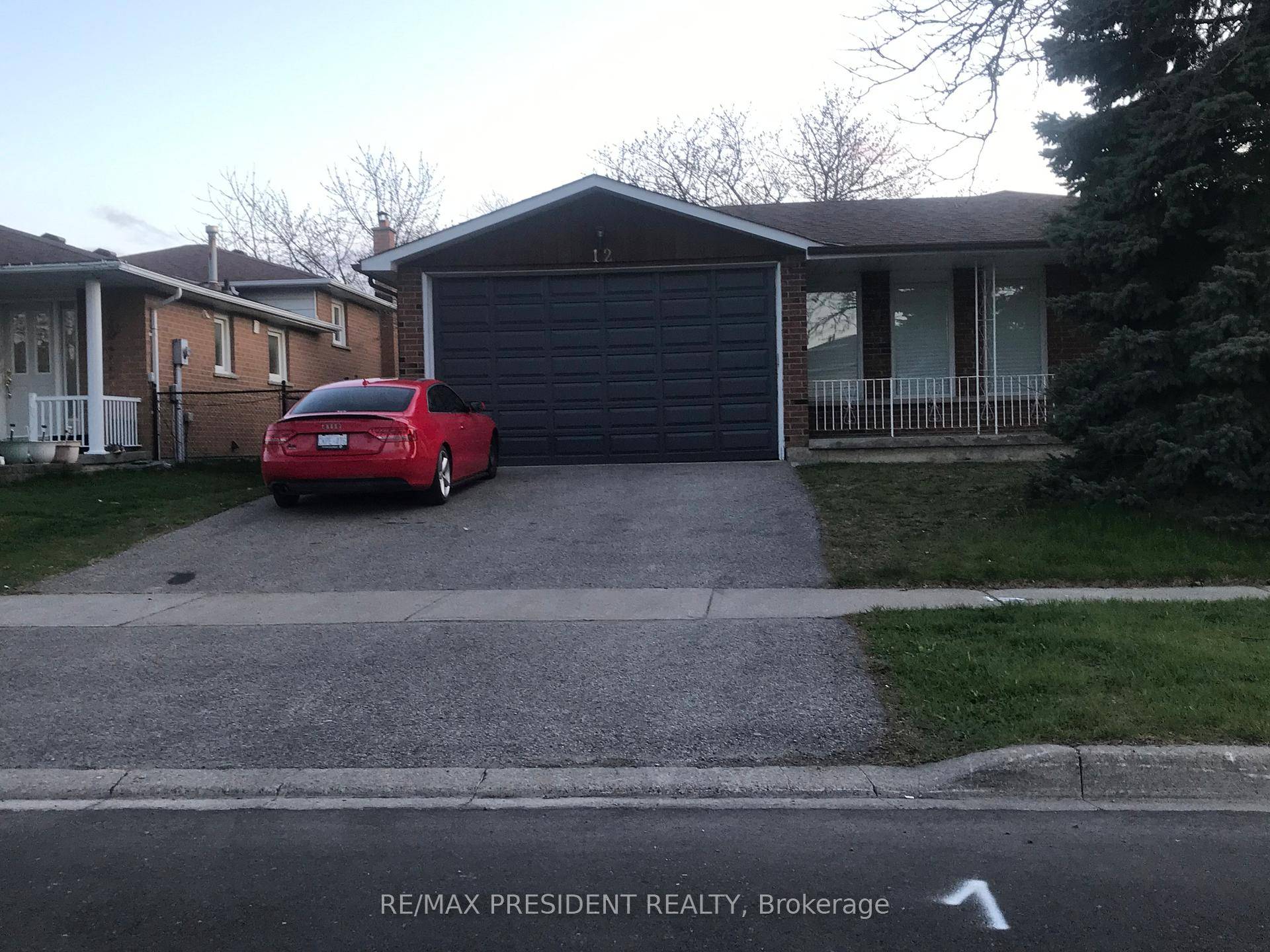 Welcome to this Beautifully Renovated Detached Backsplit house with a spacious layout.