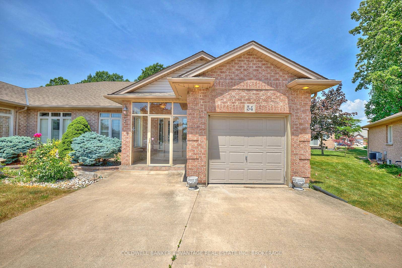 Welcome to 54 Bridgewater Court in Welland a charming, well kept semi detached home tucked away on a quiet, family friendly cul de sac.