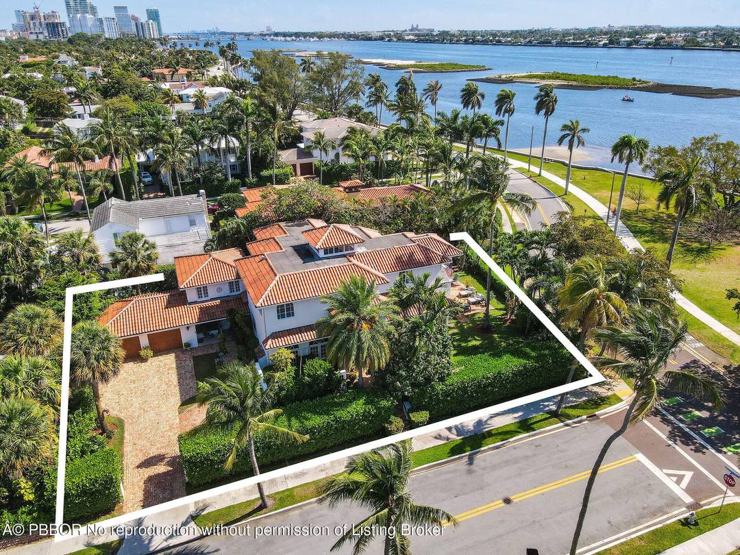 Elegant Waterfront Living in Historic El Cid.