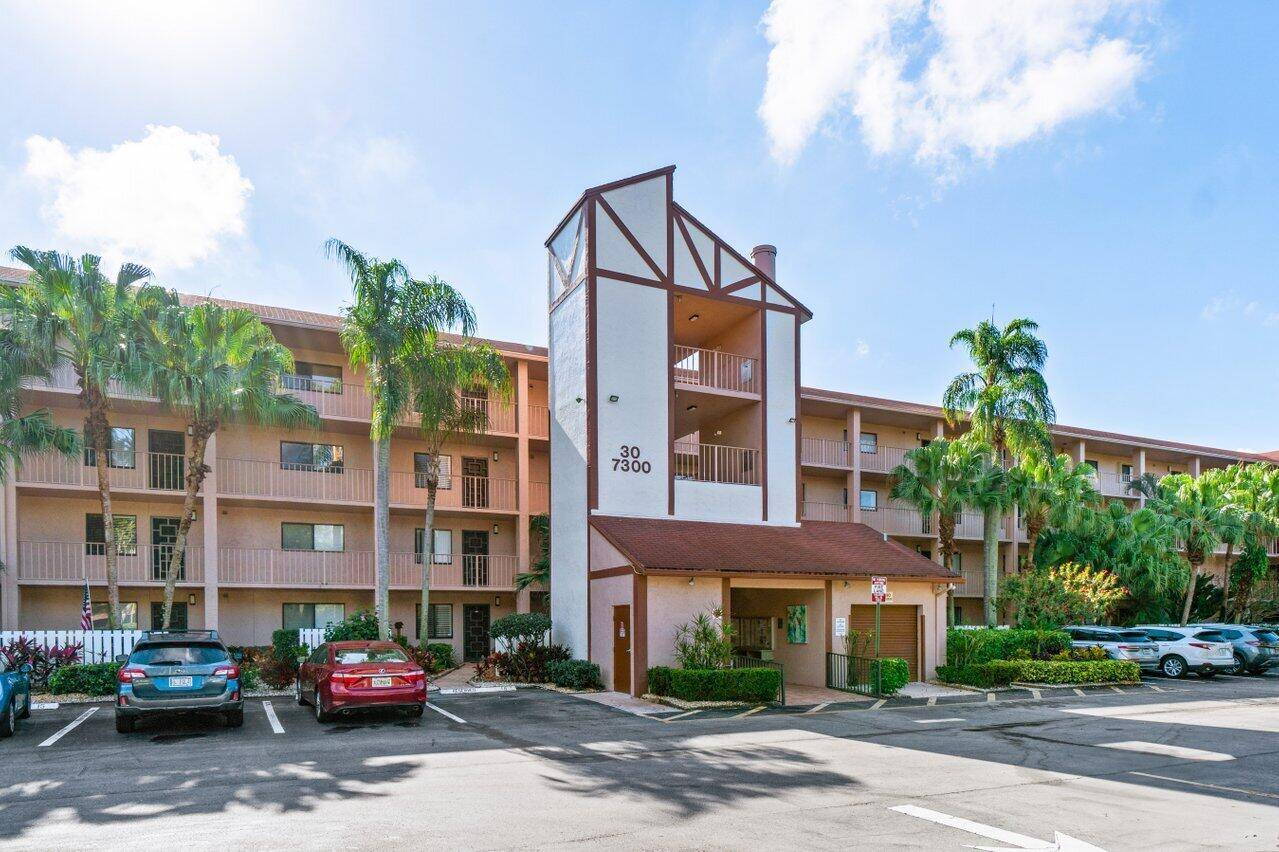 Welcome to your penthouse oasis in the vibrant 55 Active Adult community of Huntington Lakes, centrally located in Delray Beach !