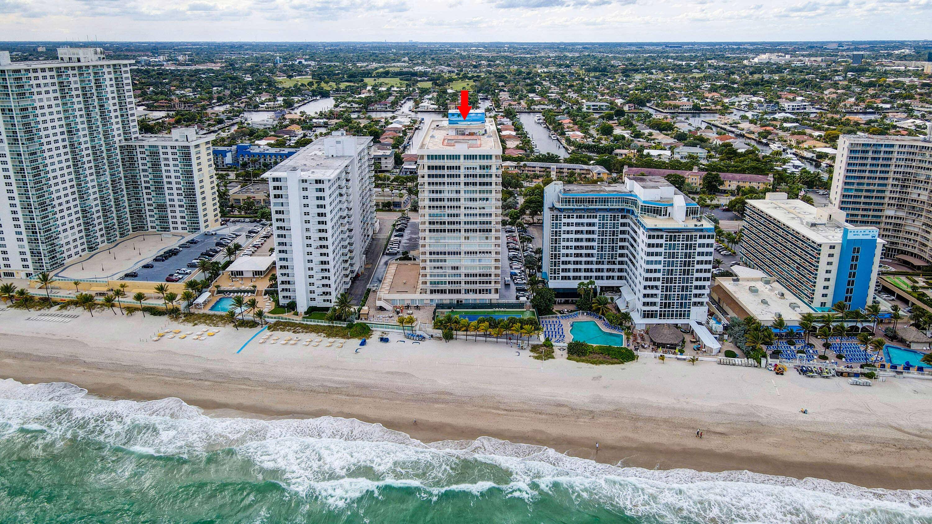 Enjoy life RIGHT ON THE OCEAN !