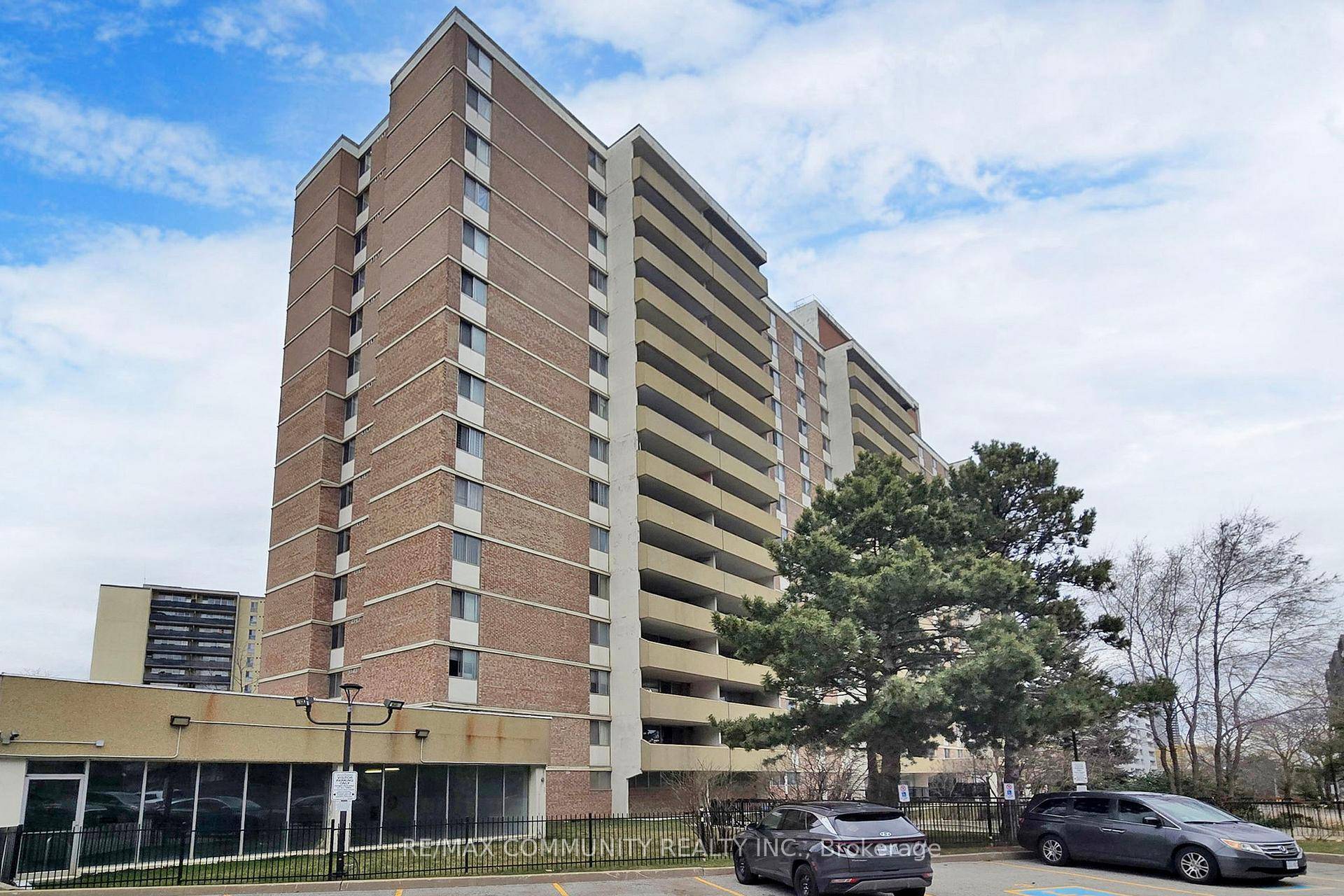Bright, spacious 3 bedroom, 1.