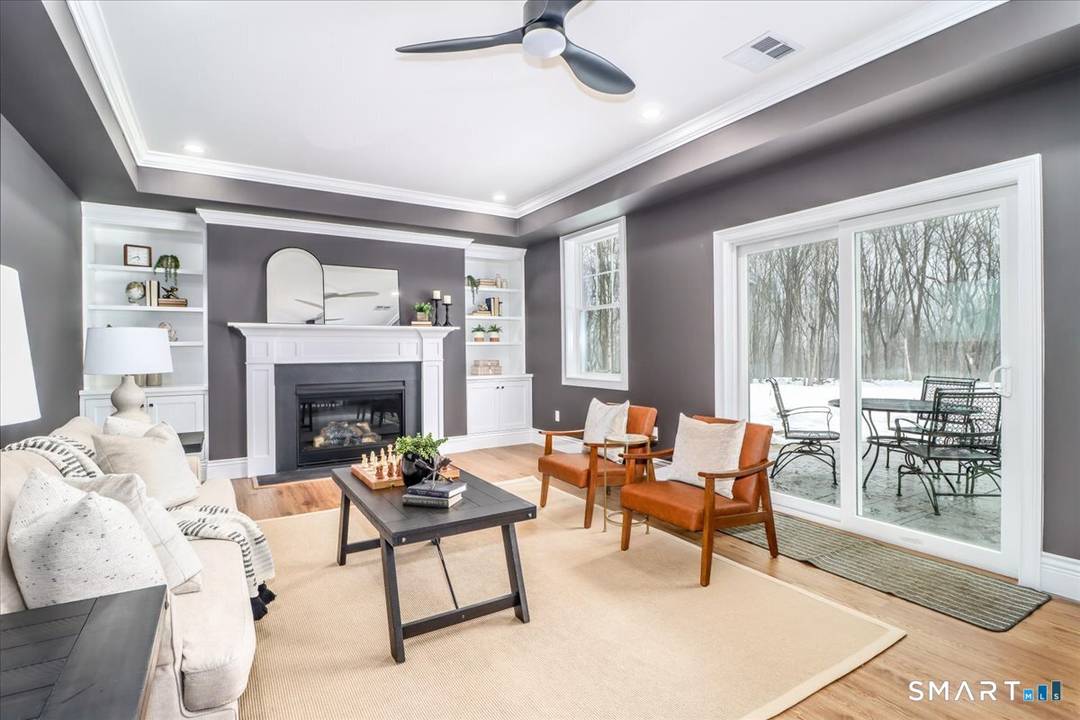NEW PRICE. Move in Ready.