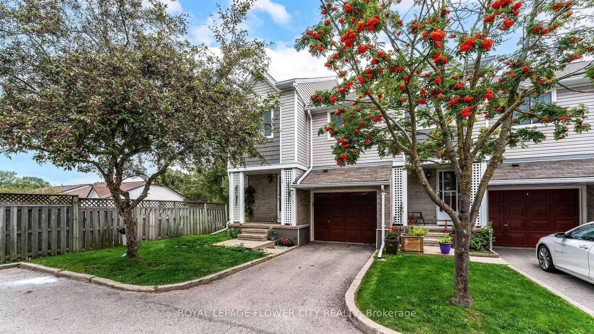 Welcome to this charming and carpet free end unit located in the sought after Pioneer Park area.