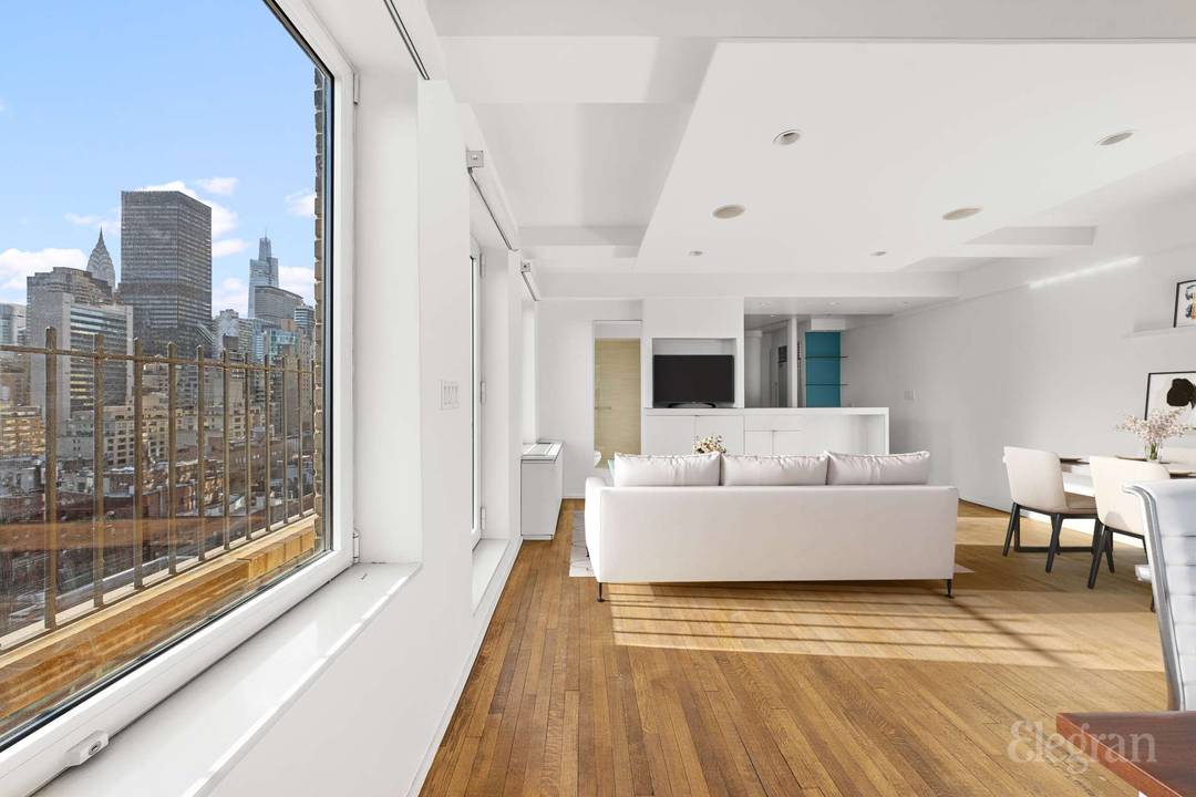 Welcome to this beautifully designed and renovated one bedroom home at 400 East 52nd Street, nestled on a serene cul de sac in the coveted Beekman Sutton Place neighborhoods.