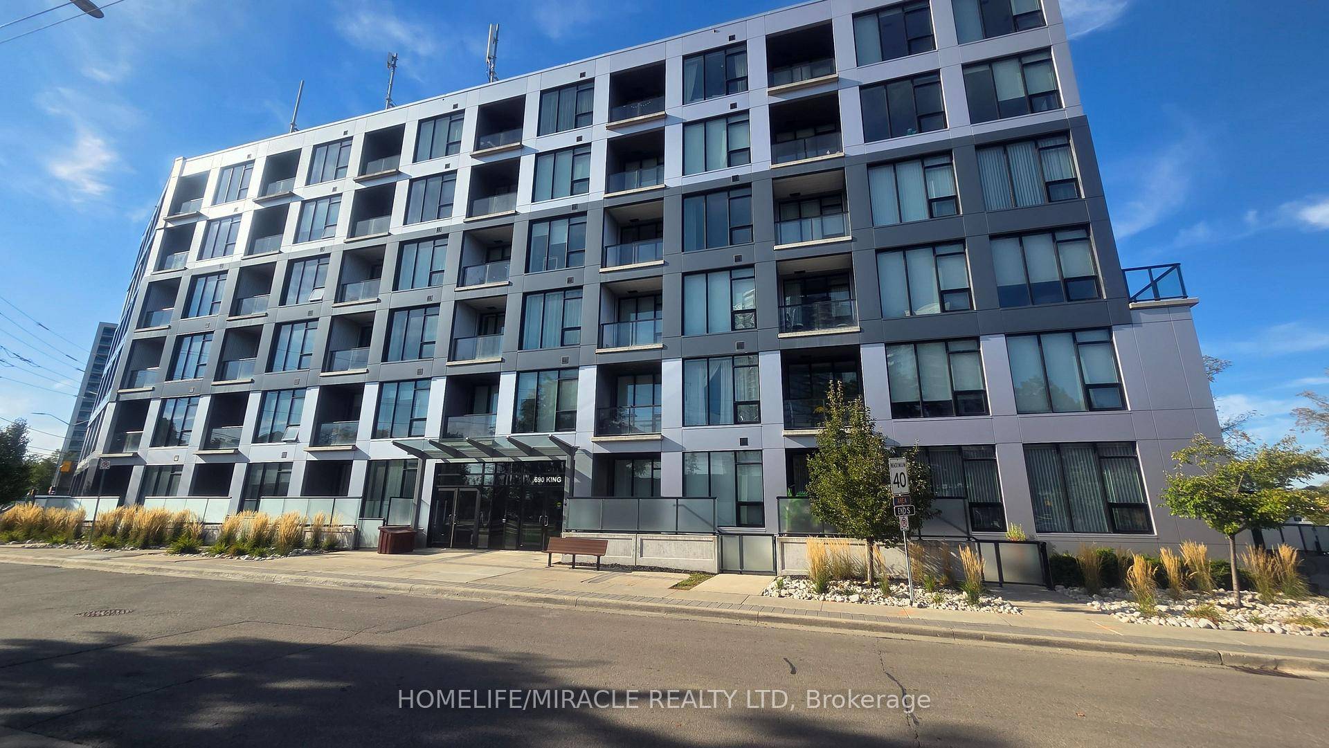 Welcome to urban living at its finest !