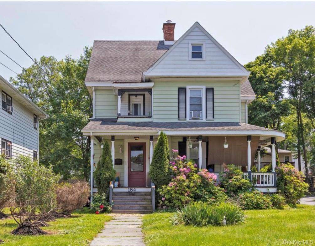 Welcome to this beautiful Victorian style rental, centrally located in the heart of Middletown, NY.