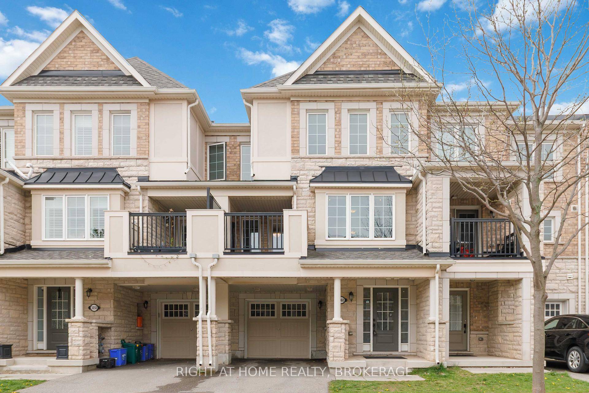 Cozy, Well Maintained Freehold Townhouse Located In Oakville's sought after neighborhood of the Preserve !