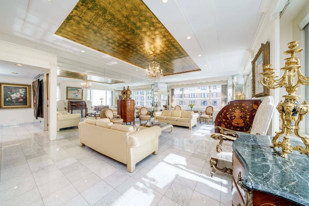 Waiting for you on Billionaire's Row An Extraordinary and Elegant four bedroom, currently configured as a three bedroom and full dining room four bath, bright and spacious Park Avenue residence ...