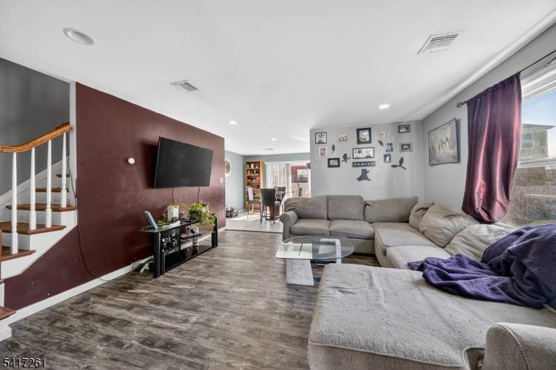 Spacious Duplex, 3 bedrooms and 2 1 2 baths, foyer with coat closet, center block basement, fenced in backyard, garage and near waterfront on a deadend street.