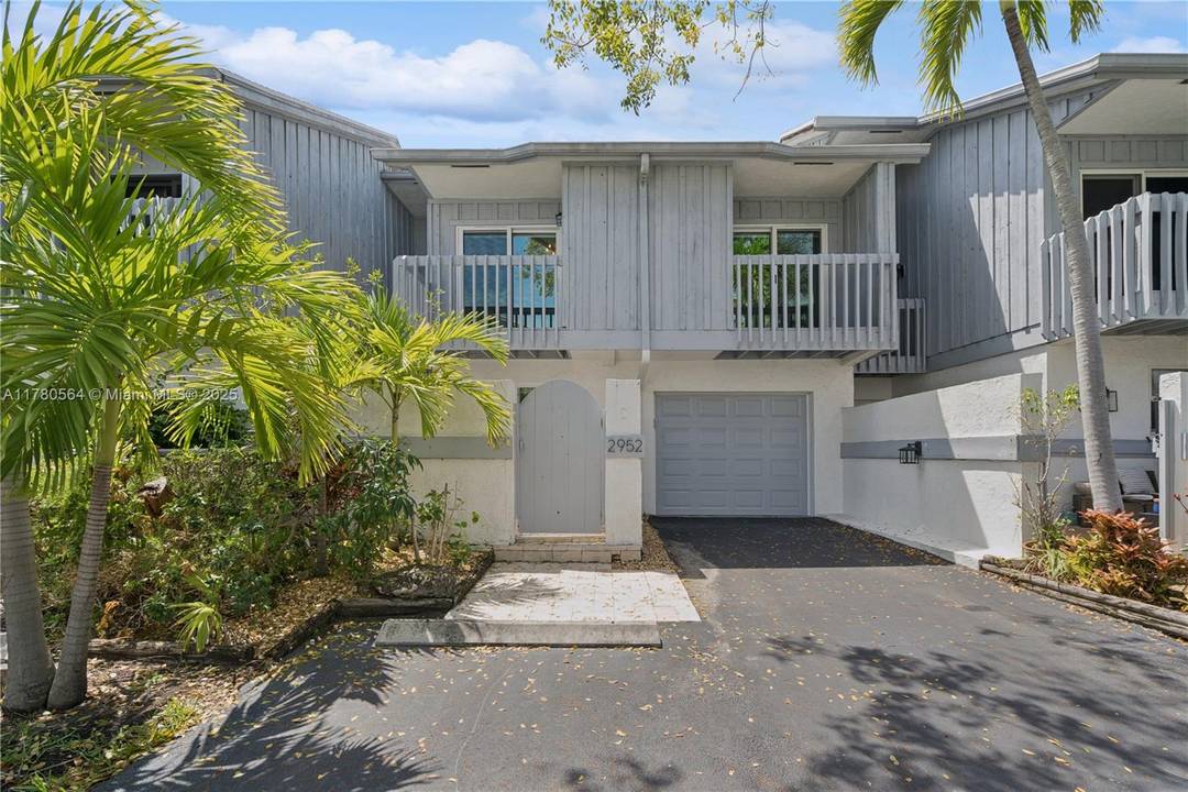 Motivated Seller ! Spacious and renovated townhome ideally located in the beautiful Harbour Club community, minutes from the beach in Delray Beach.