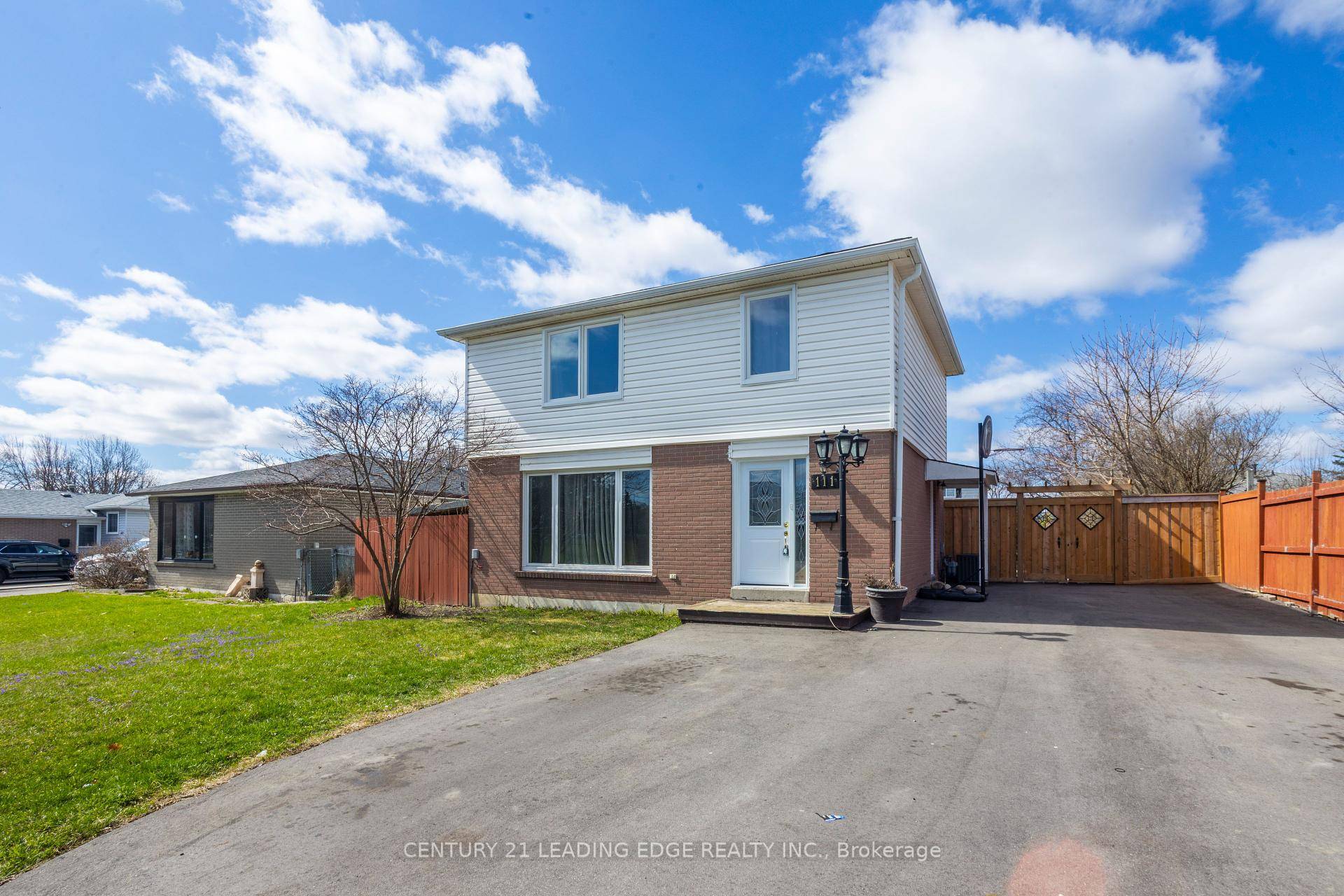 Welcome to 111 Folkstone Cres !