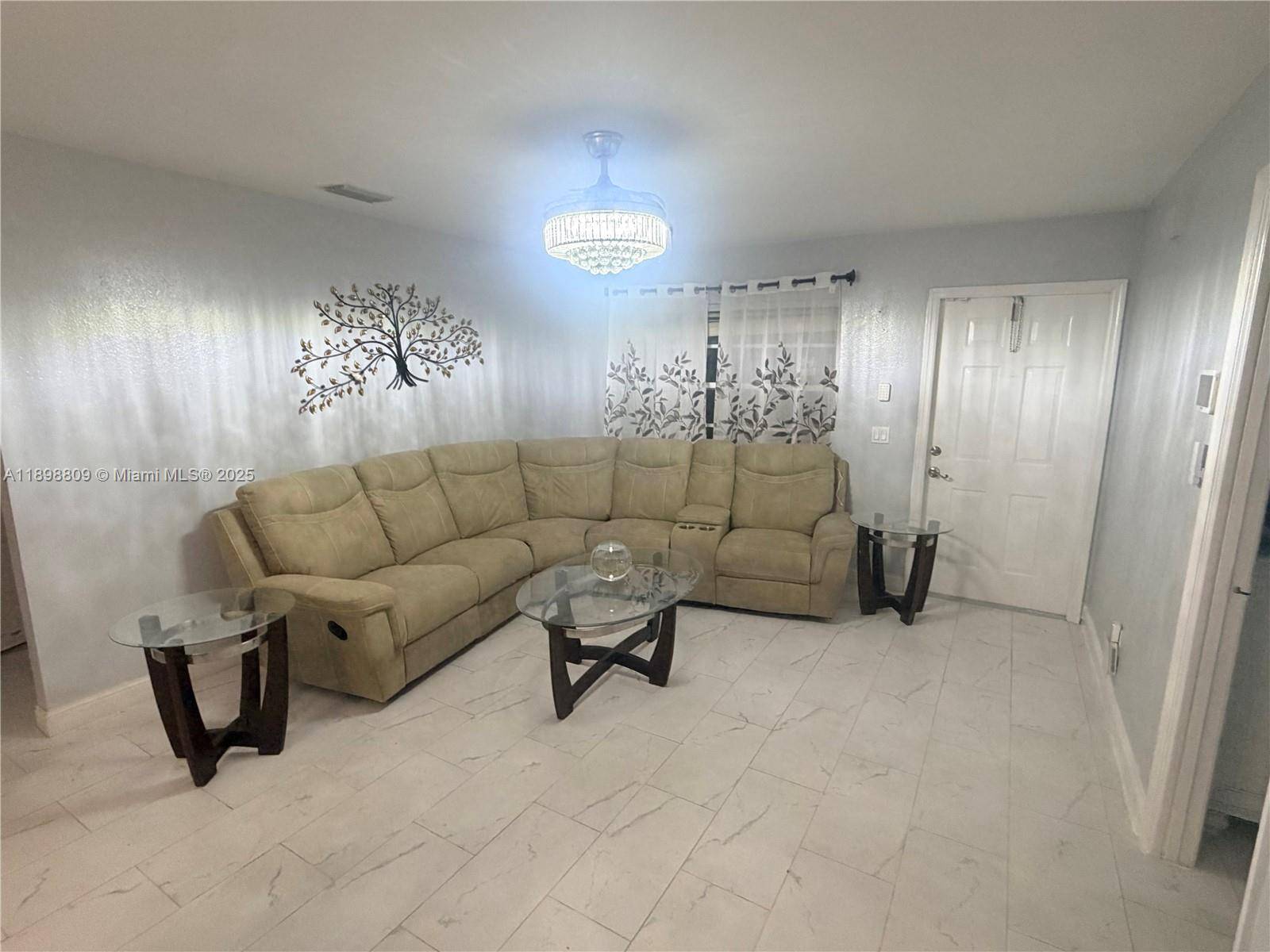 Beautiful residential home in Port Saint Lucie !